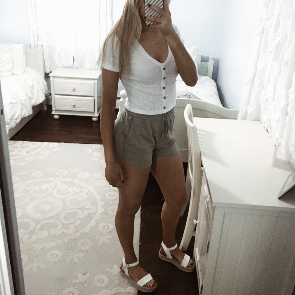h&m green shorts